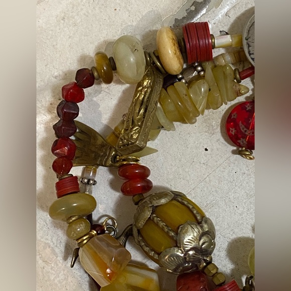 Amber, Agate & Coral Bracelet - Picture 5 of 9